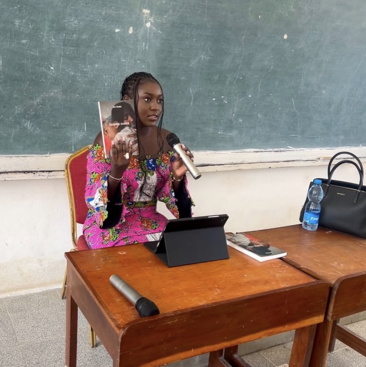 Elyel Gilungu partage son parcours et inspire les élèves du lycée TUENDELEE  à Lubumbashi en RD Congo