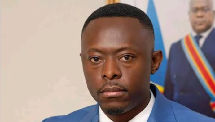 Électricité à Kinshasa : Teddy Lwamba explique les longues coupures par la baisse du niveau des eaux et l’arrêt du G25.