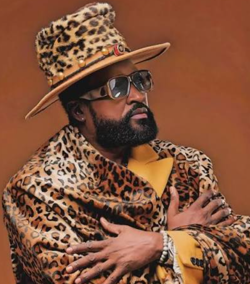 Werrason à l’honneur : Guy2Bezbar et Tiakola rendent hommage à la rumba congolaise dans leur clip
